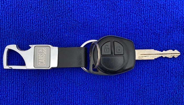 2016 Maruti Swift VXI, Petrol, Manual, 72,498 km, Key Close Up