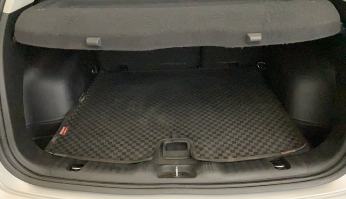 2018 Jeep Compass SPORT 1.4 PETROL, Petrol, Manual, 14,820 km, Boot Inside