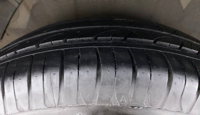 2013 Hyundai i20 MAGNA O 1.2, Petrol, Manual, 60,357 km, Right Rear Tyre Tread