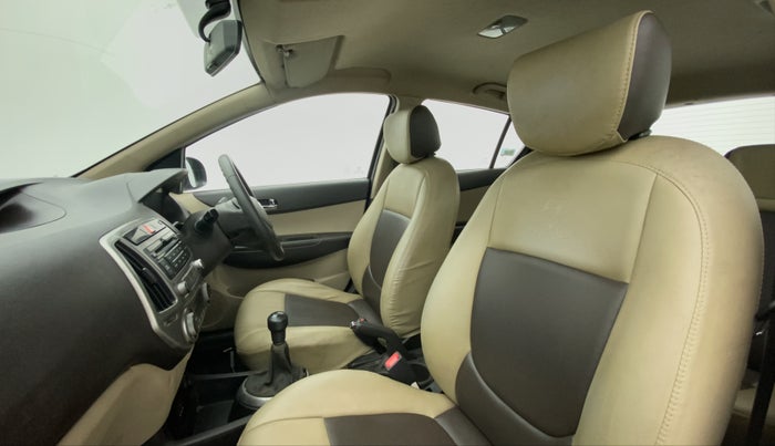 2013 Hyundai i20 MAGNA O 1.2, Petrol, Manual, 60,357 km, Right Side Front Door Cabin