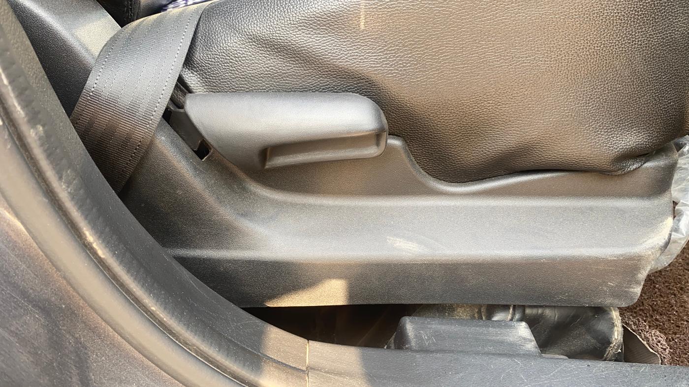 2021 Maruti Vitara Brezza VXI, CNG, Manual, 70,231 km, Driver Side Adjustment Panel
