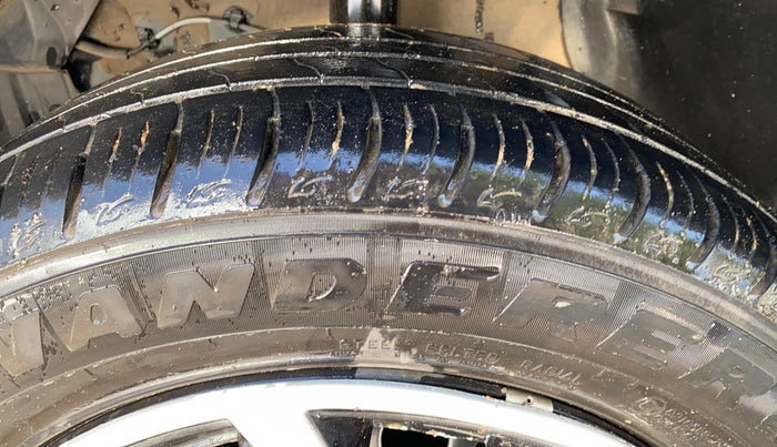 2021 Maruti Vitara Brezza VXI, CNG, Manual, 70,231 km, Left Front Tyre Tread