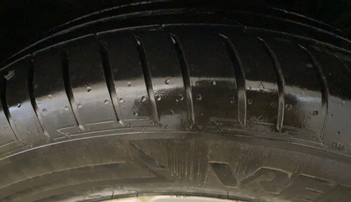 2016 Ford Ecosport TITANIUM 1.5L PETROL AT, Petrol, Automatic, 64,364 km, Right Front Tyre Tread