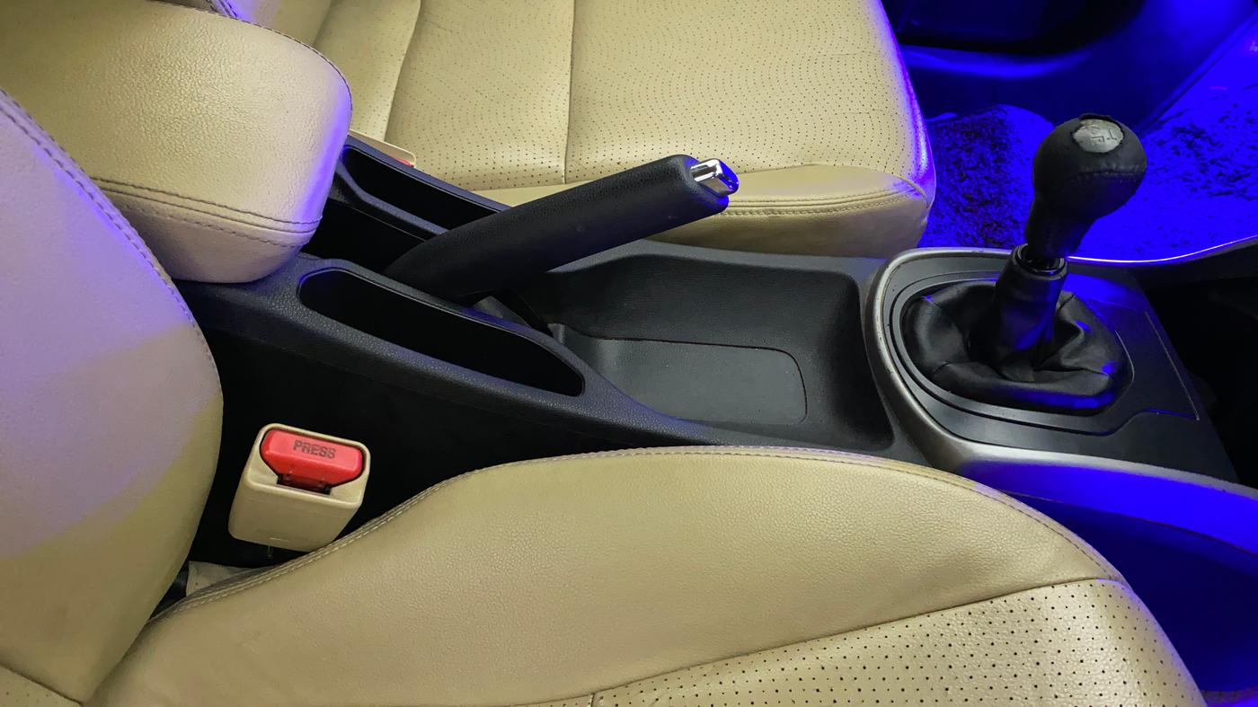 2018 Honda City 1.5L I-DTEC ZX, Diesel, Manual, 1,15,981 km, Gear Lever
