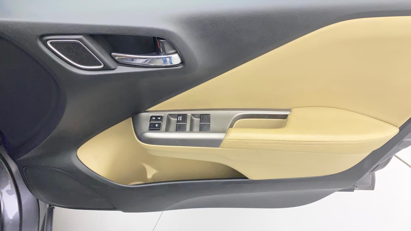 2018 Honda City 1.5L I-DTEC ZX, Diesel, Manual, 1,15,981 km, Driver Side Door Panels Control