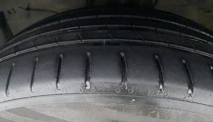 2018 Honda City 1.5L I-DTEC ZX, Diesel, Manual, 1,15,981 km, Left Front Tyre Tread