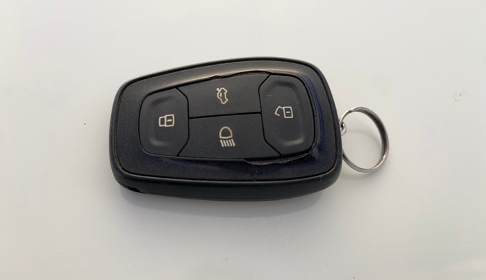 2021 Tata ALTROZ XZ PETROL, Petrol, Manual, 39,931 km, Key Close Up