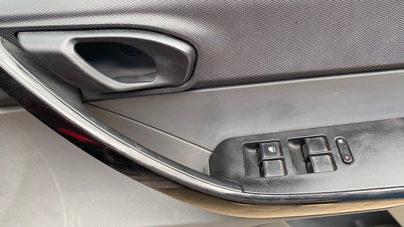 2018 Tata TIGOR XT PETROL, Petrol, Manual, 47,102 km, Driver Side Door Panels Control