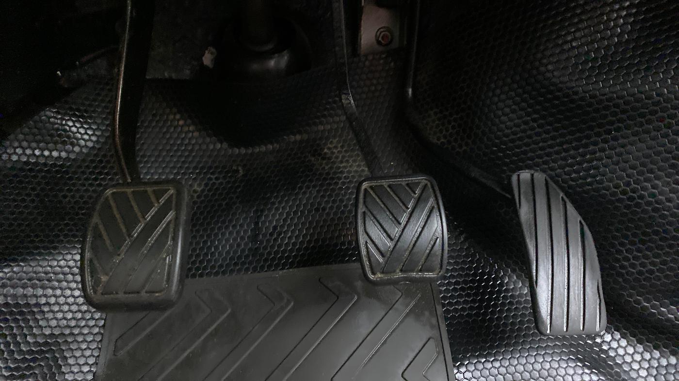 2014 Maruti Wagon R 1.0 VXI, Petrol, Manual, 22,900 km, Pedals