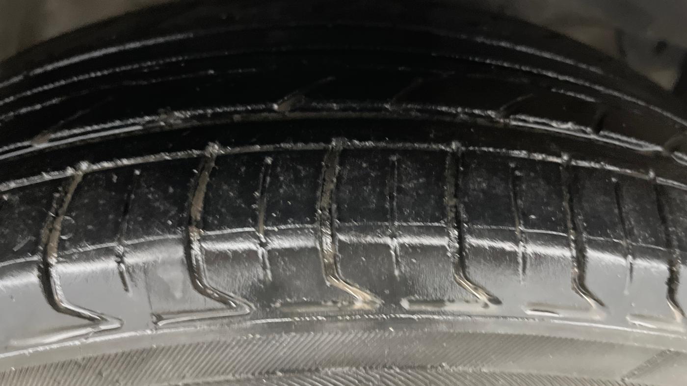 2017 Honda City 1.5L I-VTEC V MT, Petrol, Manual, 1,15,207 km, Right Front Tyre Tread
