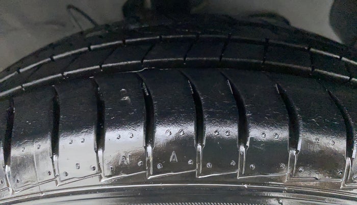 2019 Hyundai NEW SANTRO 1.1 SPORTS AMT, Petrol, Automatic, Right Front Tyre Tread
