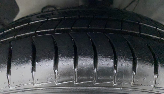 2019 Hyundai NEW SANTRO 1.1 SPORTS AMT, Petrol, Automatic, Left Front Tyre Tread