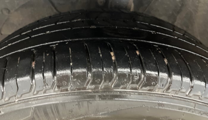 2021 Toyota Glanza G, Petrol, Manual, 99,637 km, Left Front Tyre Tread