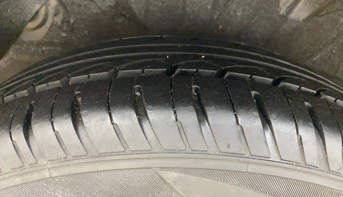 2013 Hyundai i20 MAGNA 1.2, Petrol, Manual, 86,390 km, Right Rear Tyre Tread