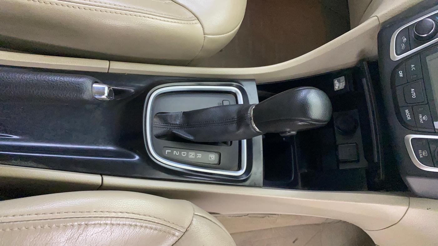 2017 Maruti Ciaz ALPHA  AT 1.4  PETROL, Petrol, Automatic, 79,102 km, Gear Lever