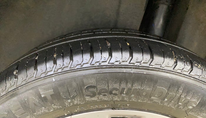 2017 Maruti Ciaz ALPHA  AT 1.4  PETROL, Petrol, Automatic, 79,066 km, Left Rear Tyre Tread