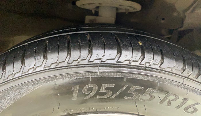 2017 Maruti Ciaz ALPHA  AT 1.4  PETROL, Petrol, Automatic, 79,066 km, Right Front Tyre Tread