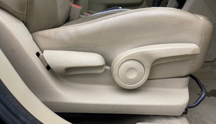 2017 Maruti Ciaz ALPHA  AT 1.4  PETROL, Petrol, Automatic, 79,066 km, Driver Side Adjustment Panel