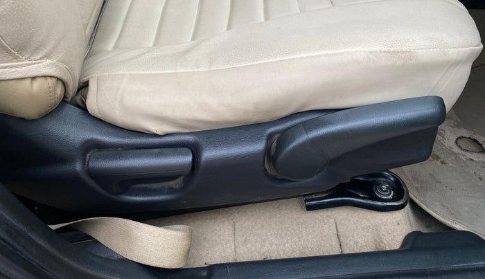 2015 Honda City 1.5L I-VTEC VX, Petrol, Manual, 1,02,170 km, Driver Side Adjustment Panel