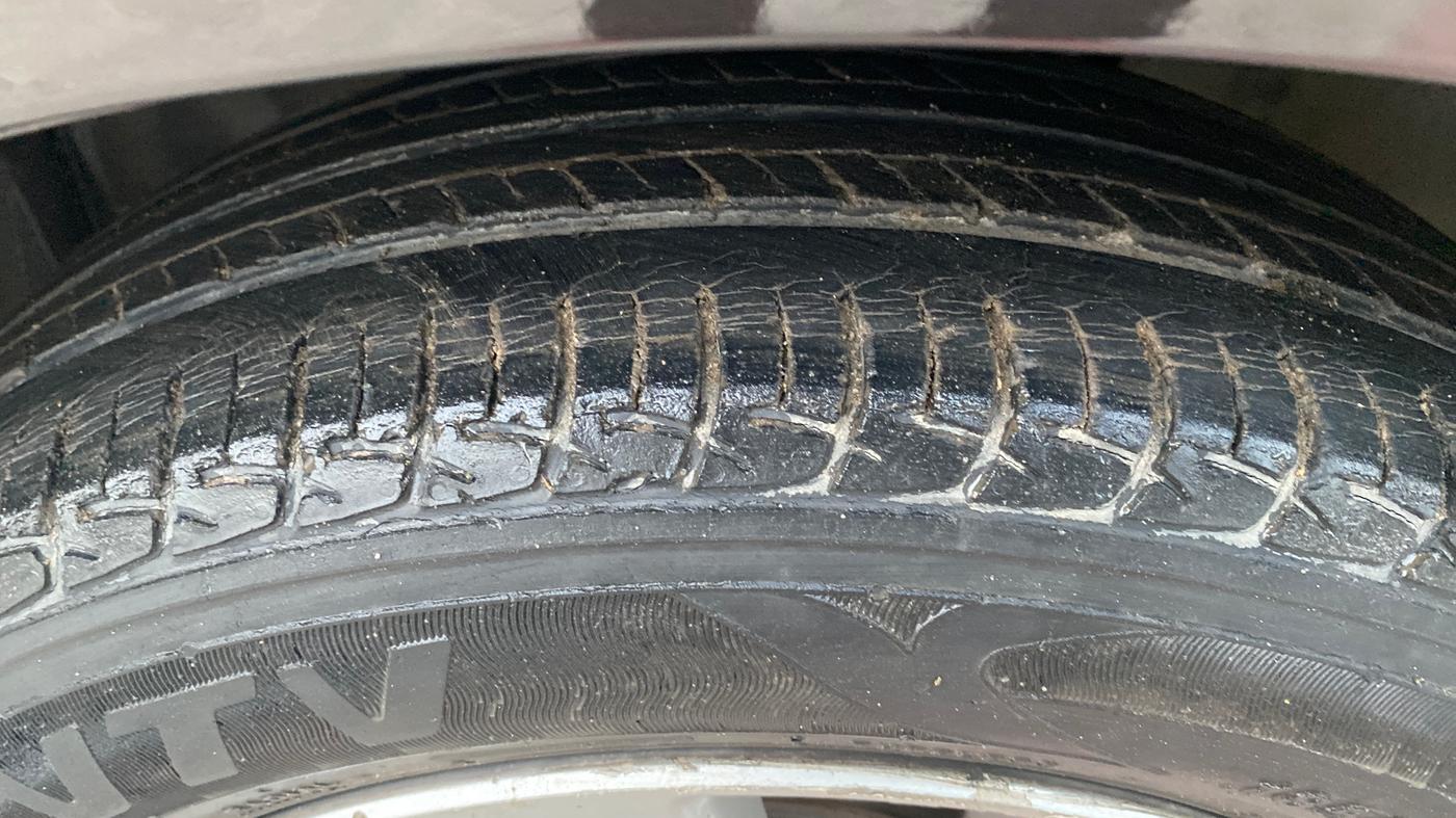 2015 Honda City 1.5L I-VTEC VX, Petrol, Manual, 1,02,170 km, Left Front Tyre Tread