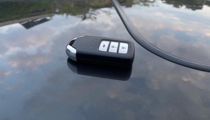 2015 Honda City 1.5L I-VTEC VX, Petrol, Manual, 1,02,170 km, Key Close Up