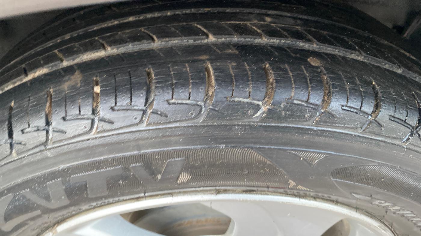2015 Honda City 1.5L I-VTEC VX, Petrol, Manual, 1,02,170 km, Left Rear Tyre Tread