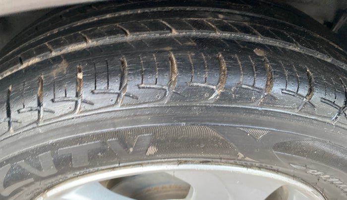 2015 Honda City 1.5L I-VTEC VX, Petrol, Manual, 1,02,170 km, Left Rear Tyre Tread