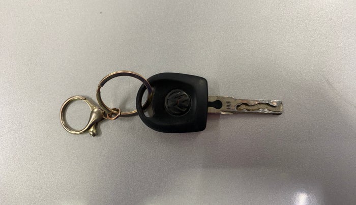 2016 Volkswagen Ameo TRENDLINE 1.2L, Petrol, Manual, 56,678 km, Key Close Up