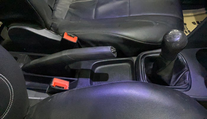 2016 Volkswagen Ameo TRENDLINE 1.2L, Petrol, Manual, 56,678 km, Gear Lever