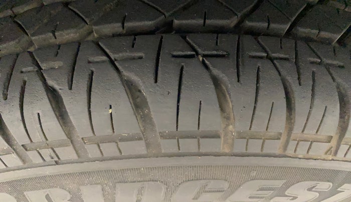 2013 Maruti Swift VXI, Petrol, Manual, 41,625 km, Right Front Tyre Tread