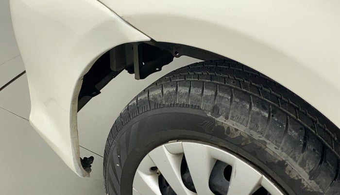 2013 Toyota Etios G, Petrol, Manual, 99,746 km, Left fender - Lining missing