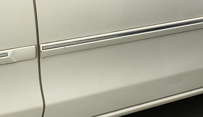 2013 Toyota Etios G, Petrol, Manual, 99,746 km, Driver-side door - Slightly dented