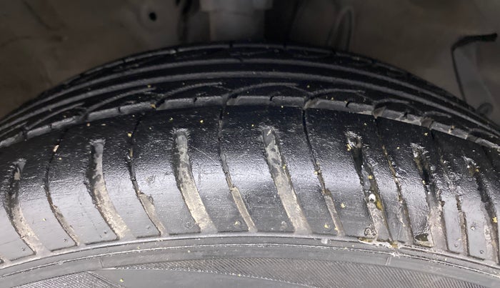 2014 Hyundai i20 SPORTZ 1.2, Petrol, Manual, 61,461 km, Right Front Tyre Tread
