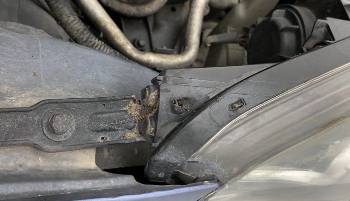 2014 Hyundai i20 SPORTZ 1.2, Petrol, Manual, 61,461 km, Right headlight - Clamp has minor damage
