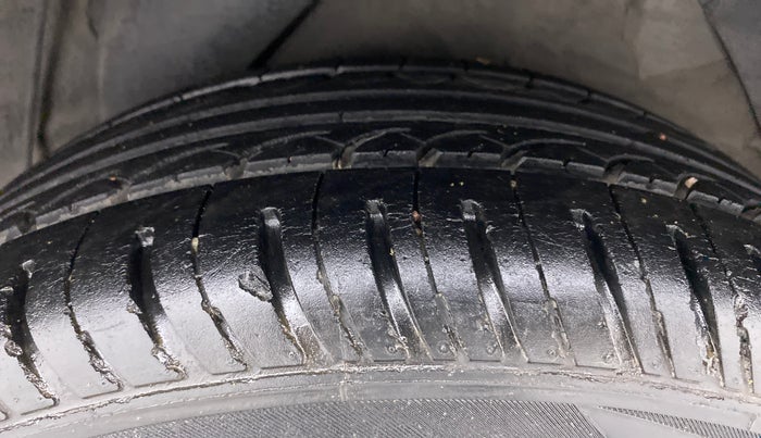 2014 Hyundai i20 SPORTZ 1.2, Petrol, Manual, 61,461 km, Left Rear Tyre Tread