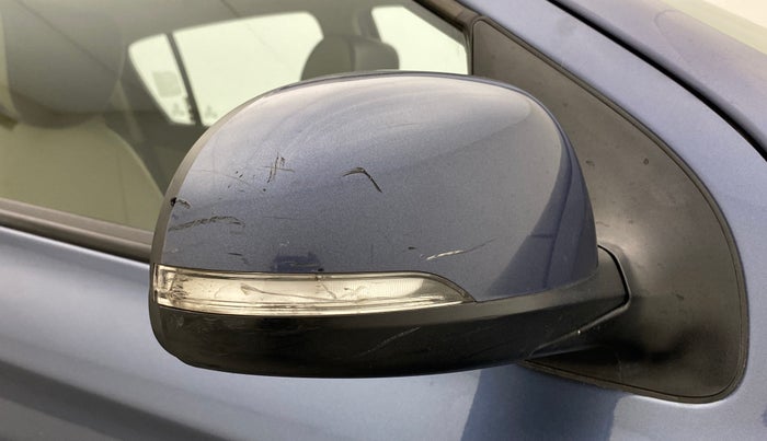 2014 Hyundai i20 SPORTZ 1.2, Petrol, Manual, 61,461 km, Right rear-view mirror - Indicator light has minor damage