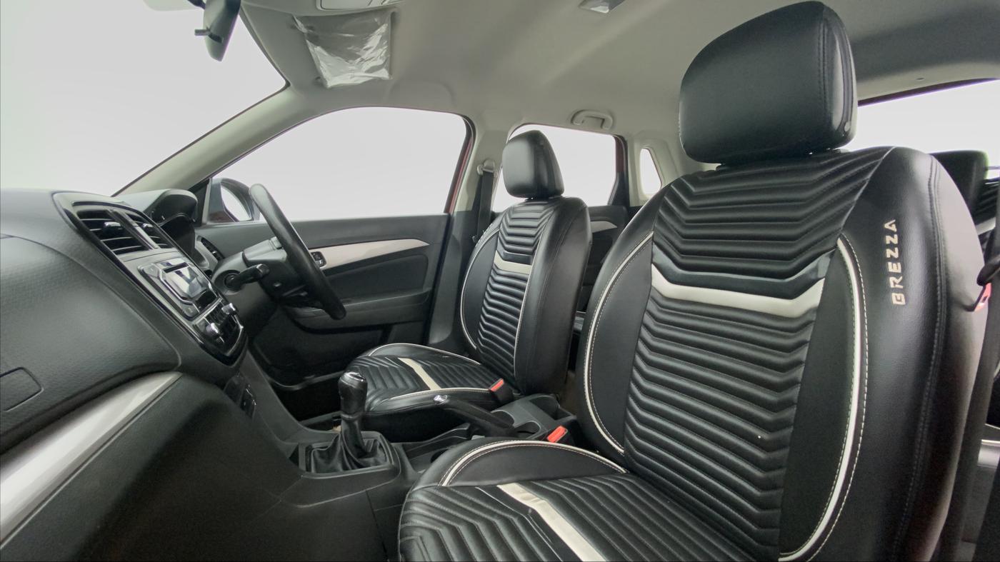 2017 Maruti Vitara Brezza ZDI, Diesel, Manual, 74,188 km, Right Side Front Door Cabin
