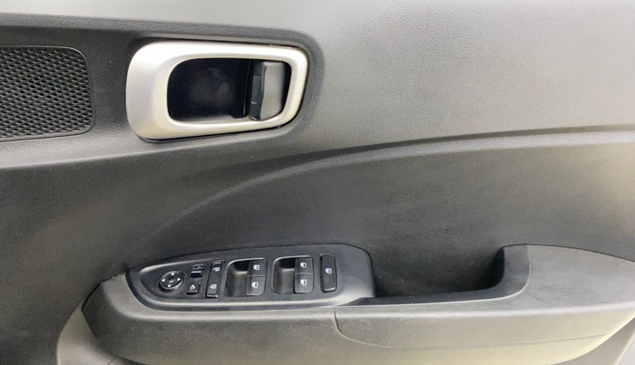 2019 Hyundai VENUE SX 1.0 TURBO, Petrol, Manual, 71,149 km, Driver Side Door Panels Control