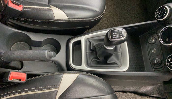 2019 Hyundai VENUE SX 1.0 TURBO, Petrol, Manual, 71,149 km, Gear Lever