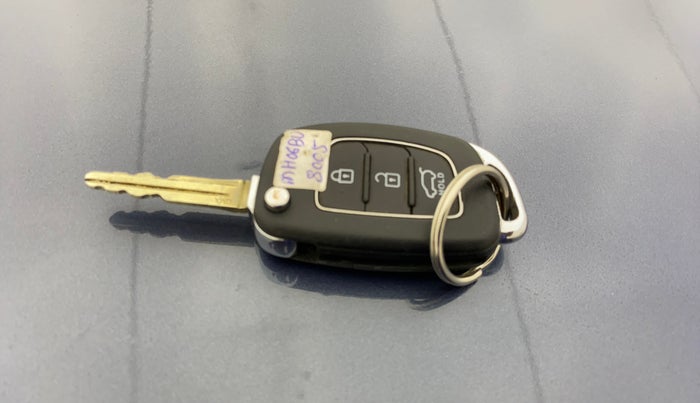 2019 Hyundai VENUE SX 1.0 TURBO, Petrol, Manual, 71,149 km, Key Close Up