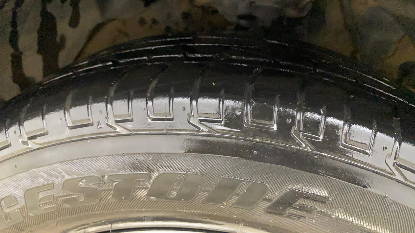 2022 Mahindra XUV300 W8 (O) 1.5 DIESEL AMT, Diesel, Automatic, 64,873 km, Right Front Tyre Tread