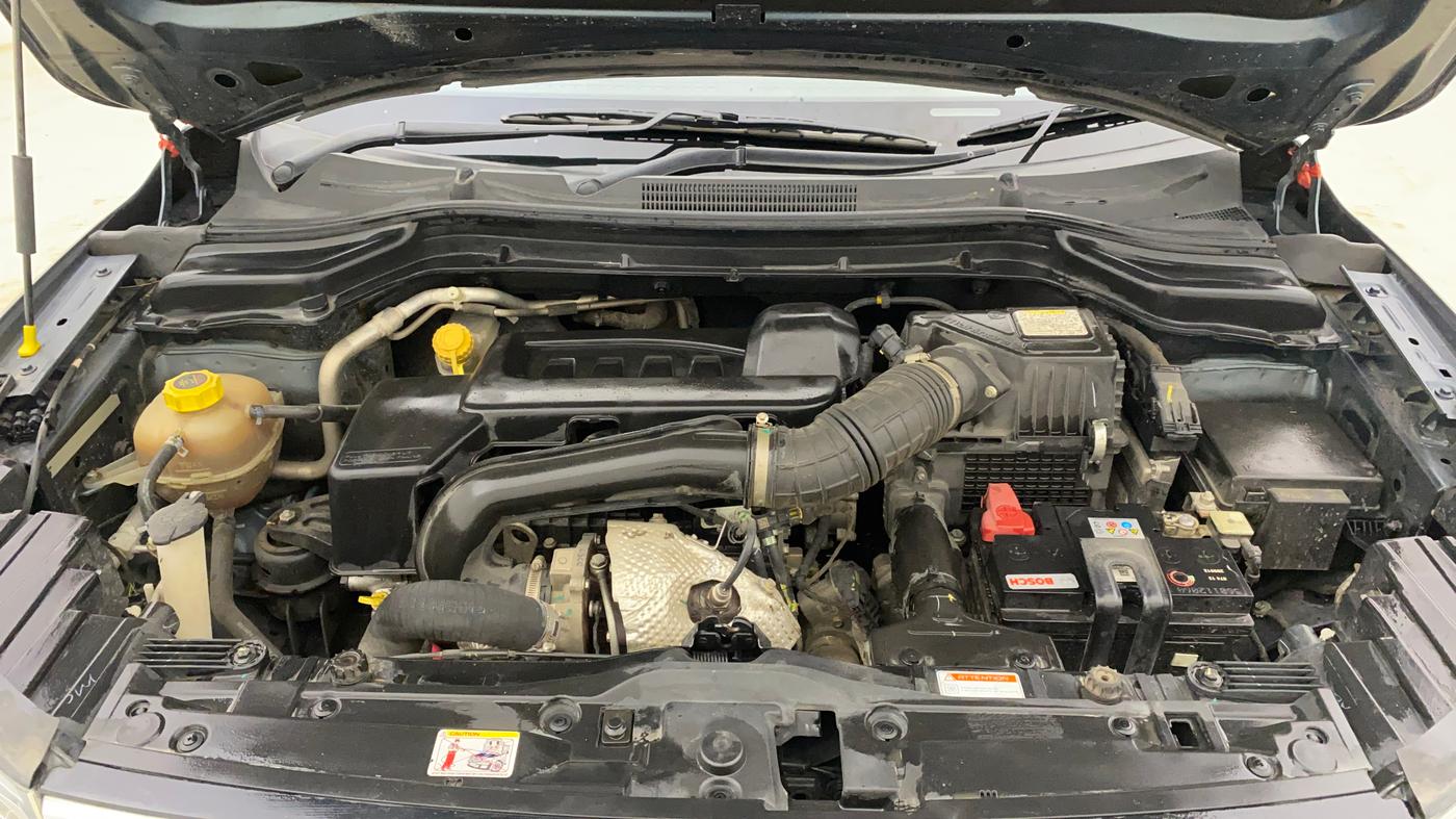 2022 Mahindra XUV300 W8 (O) 1.5 DIESEL AMT, Diesel, Automatic, 64,873 km, Engine View