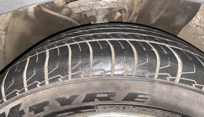 2017 Hyundai Creta SX PLUS 1.6 PETROL DUAL TONE, Petrol, Manual, 37,014 km, Right Front Tyre Tread