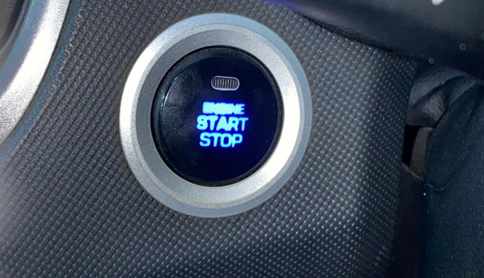 2017 Hyundai Creta SX PLUS 1.6 PETROL DUAL TONE, Petrol, Manual, 37,014 km, Keyless Start/ Stop Button