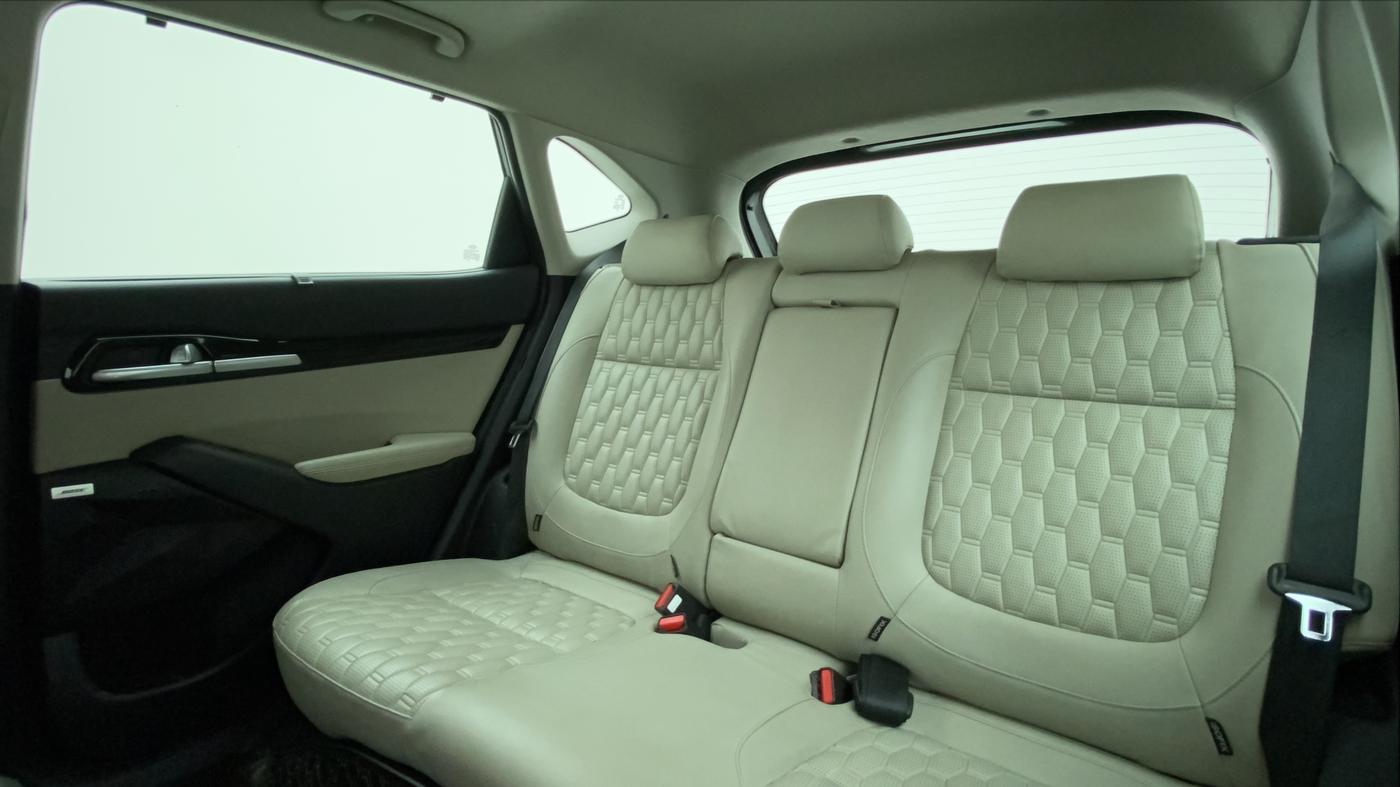 2019 KIA SELTOS HTX+ MT 1.5 DIESEL, Diesel, Manual, 38,112 km, Right Side Rear Door Cabin