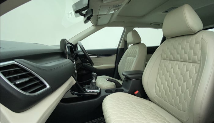 2019 KIA SELTOS HTX+ MT 1.5 DIESEL, Diesel, Manual, 38,112 km, Right Side Front Door Cabin