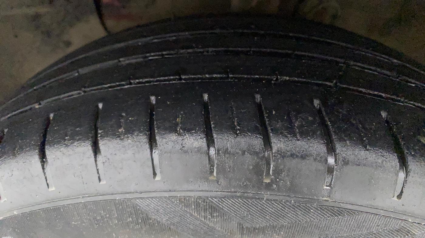 2017 Hyundai Elite i20 ASTA 1.2 (O), Petrol, Manual, 39,781 km, Left Front Tyre Tread