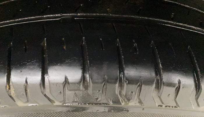 2014 Maruti Swift VDI, Diesel, Manual, 1,38,153 km, Left Rear Tyre Tread