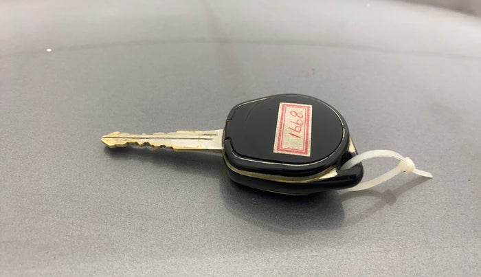 2014 Maruti Swift VDI, Diesel, Manual, 1,38,153 km, Key Close Up