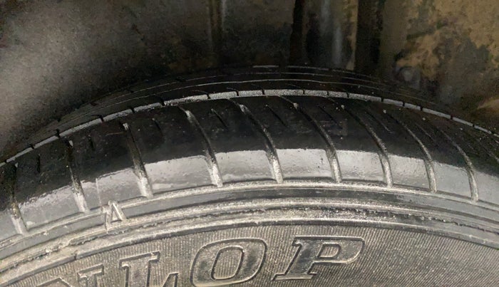 2017 Maruti Ertiga VXI, Petrol, Manual, 75,137 km, Left Rear Tyre Tread